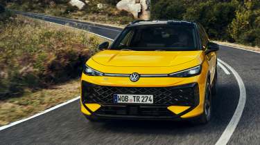 Volkswagen T-Roc - front action